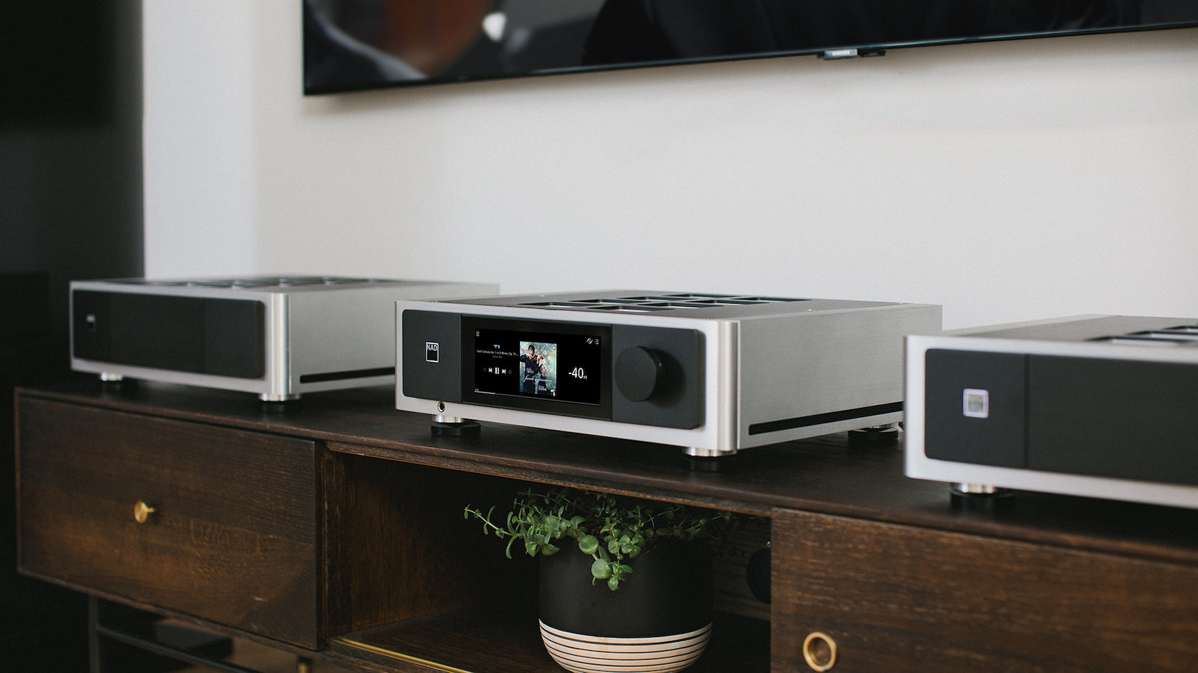 NAD Masters M66 BluOS Streaming DAC-Preamplifier – Lenbrook Asia